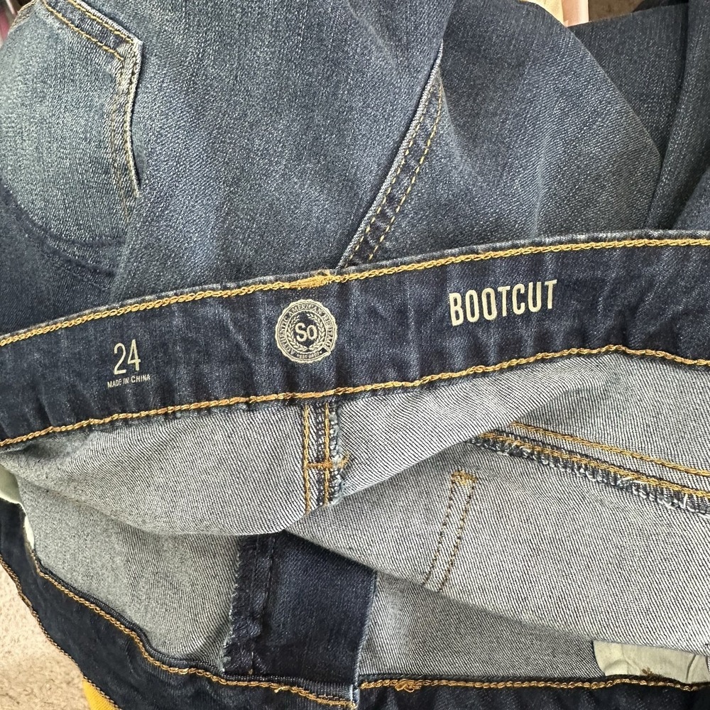 SO Womens Jeans Womens Size‎ 24 New Bootcut Low Rise Stretch Comfort Dark Wash - Picture 7 of 9